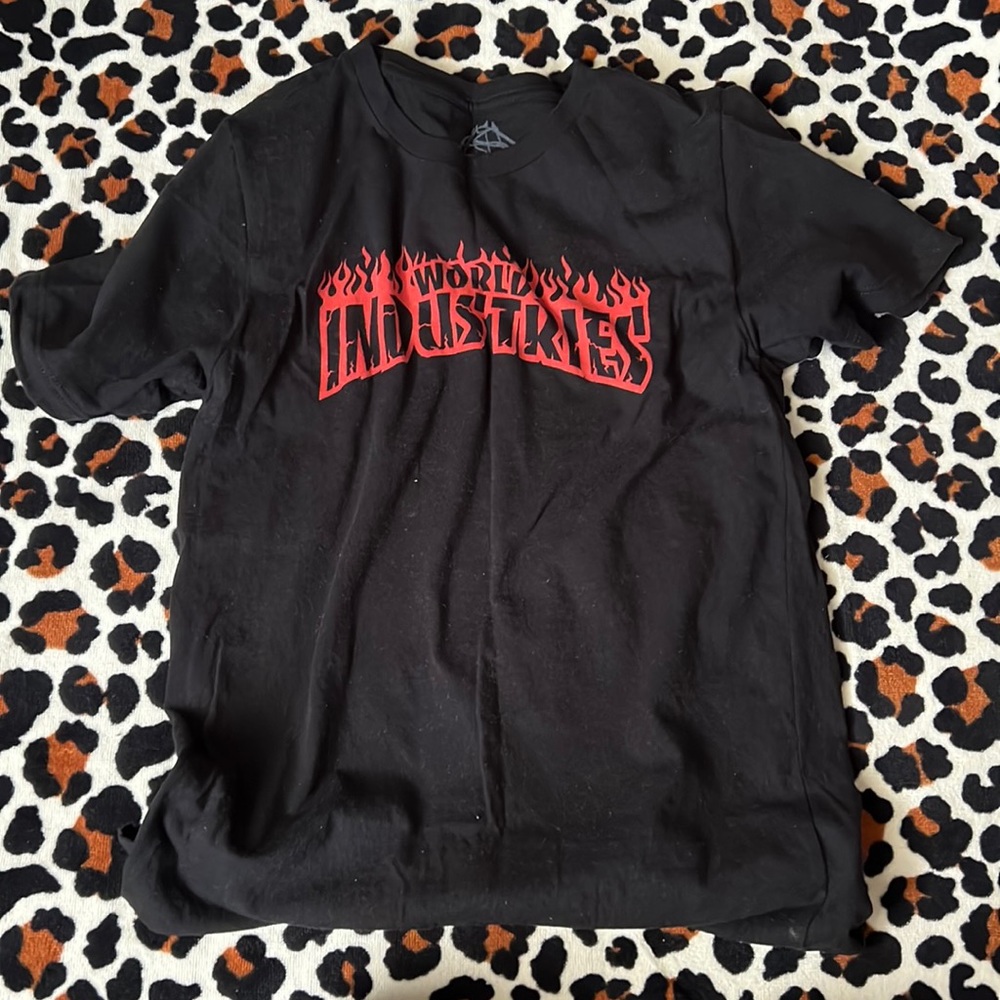 World Industries boys shirt. Size: Medium.